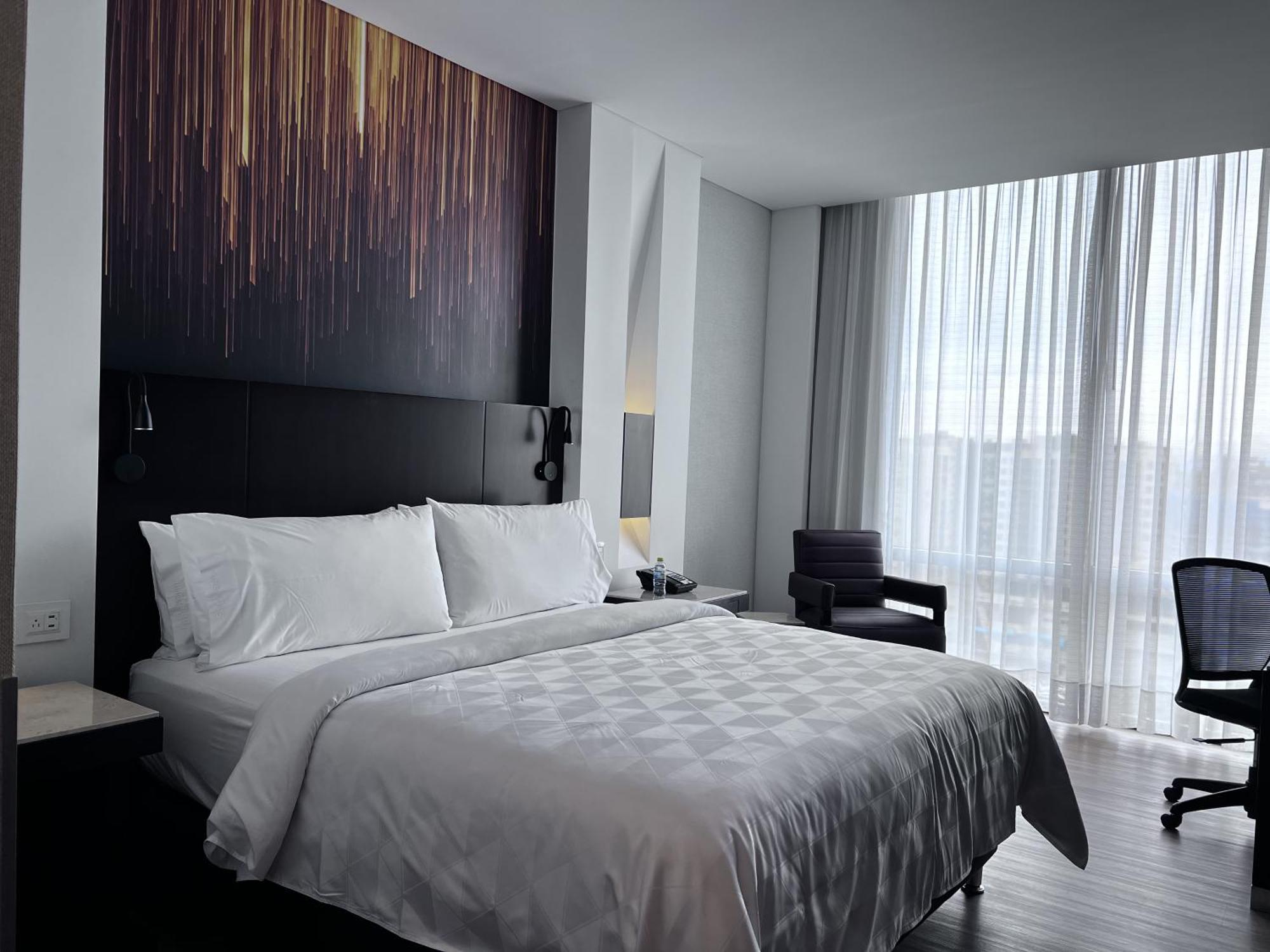 Standard King Room City View High Floor